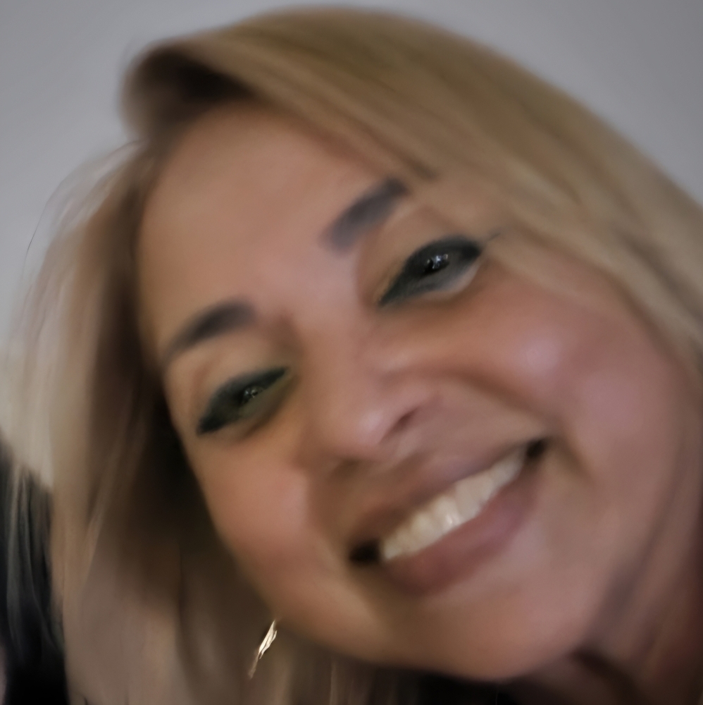 Meet your Posher, Mireya